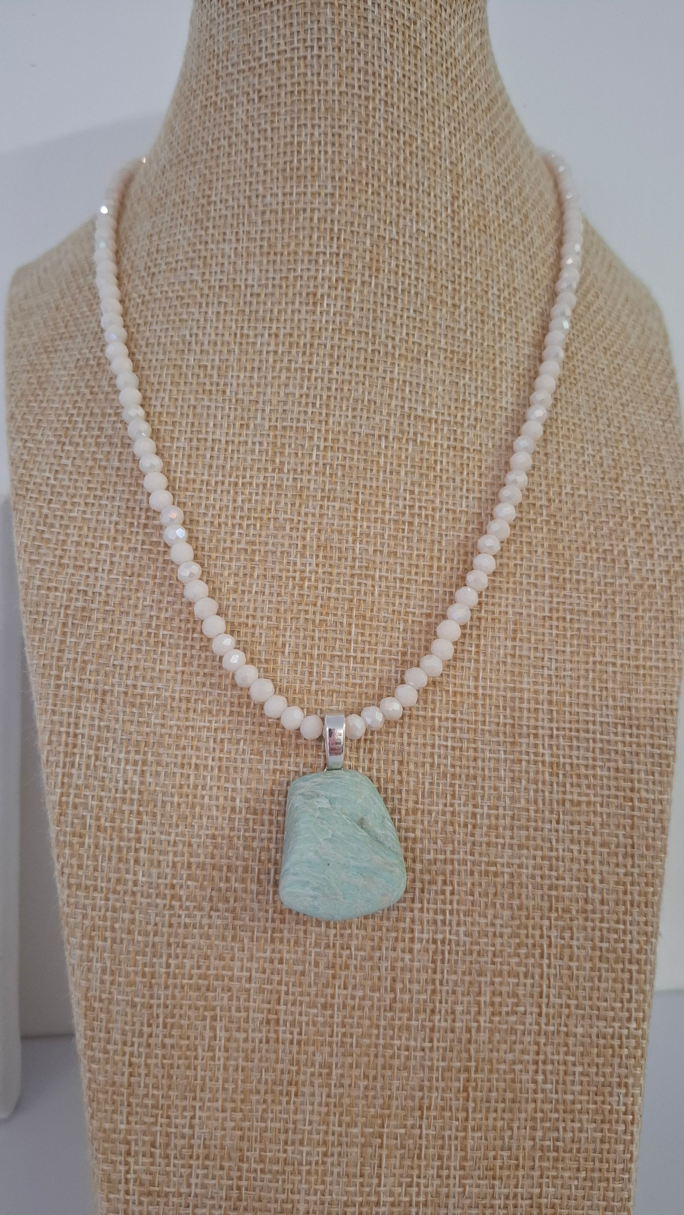 Pale Matt Necklace